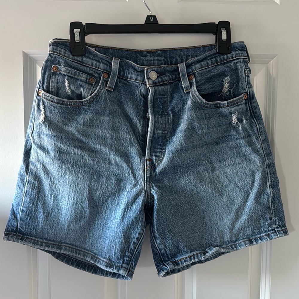 Levi’s 501 Mid thigh Shorts